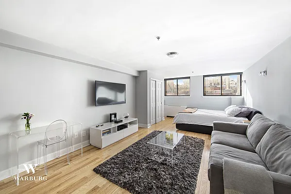 Sold by Warburg | media 1