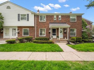 22959 Gary Ln, Saint Clair Shores, MI 48080