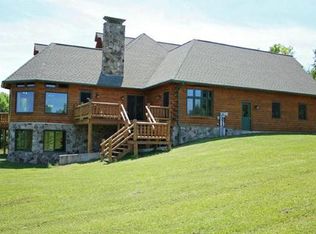 47 Summit Drive - Beaver Lake, Damascus Township, PA 18415