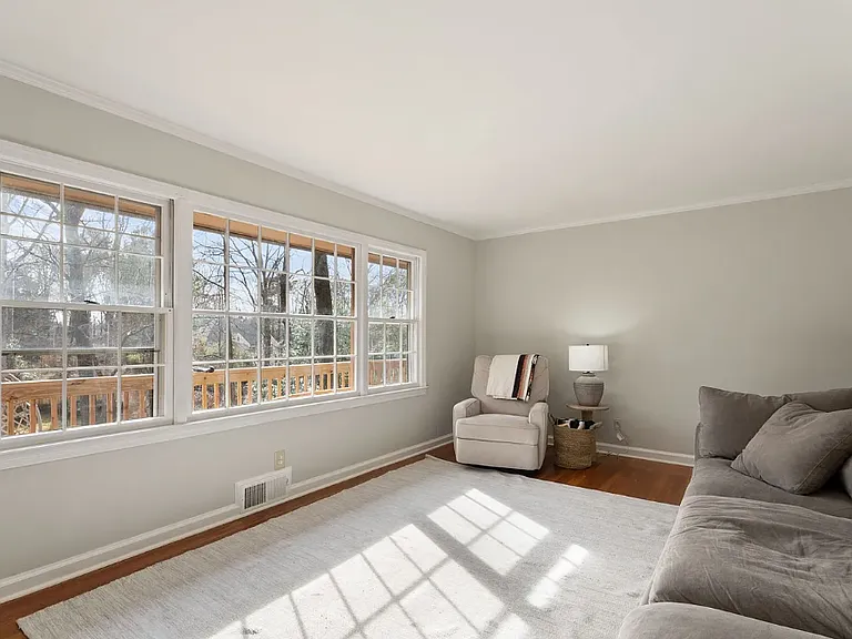 388 Tall Oaks Dr NE — Photo 5