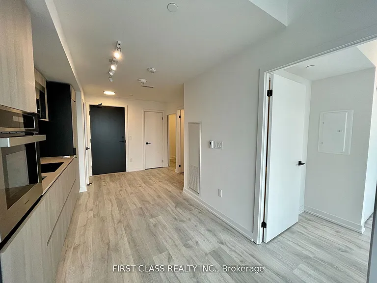 2 Augusta Ave #701 — Photo 3