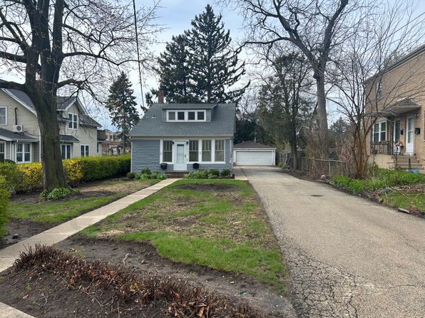 823 Deerfield Rd