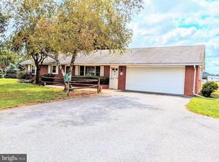 5266 Denlinger Rd, Gap, PA 17527