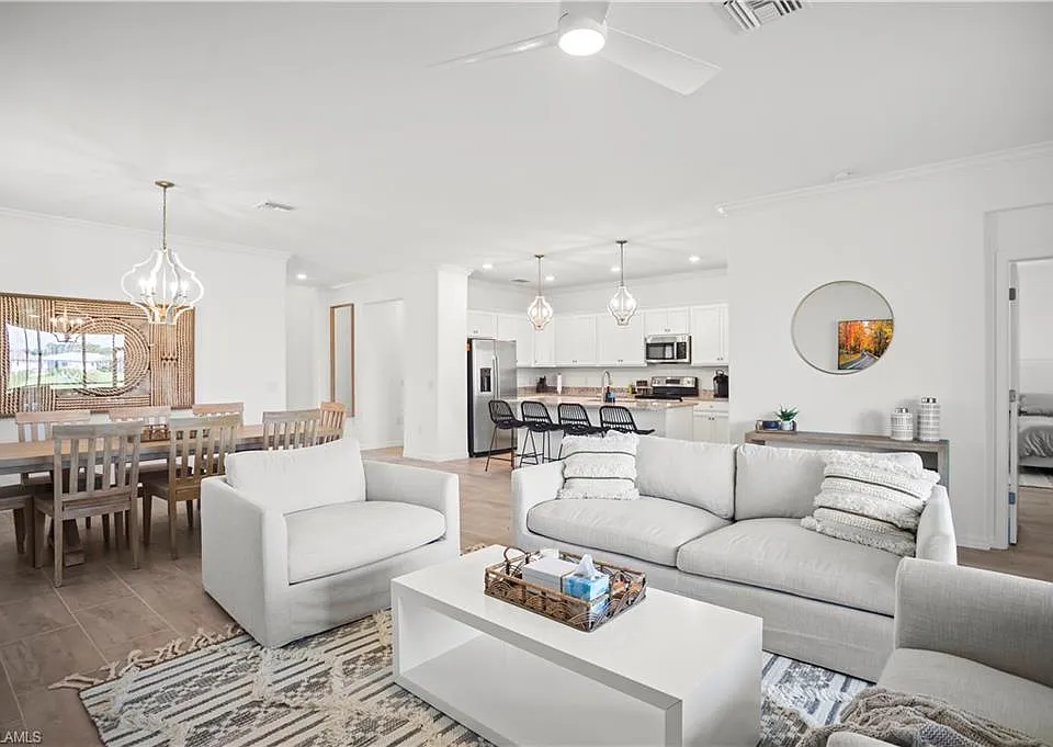 11512 Shady Palm Way