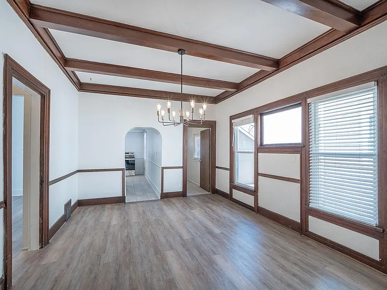 225 N Rutan Ave — Photo 8