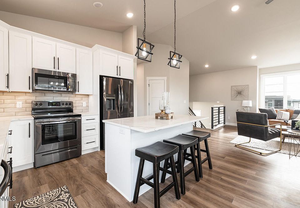 3800 Nickel St, Bismarck, ND 58503 | Zillow