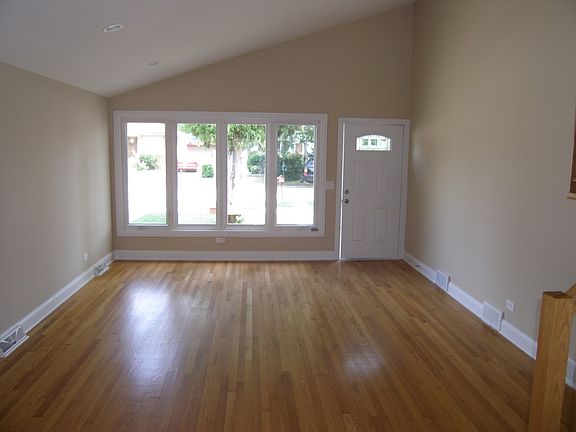 2nd image of 3436 Lombard St