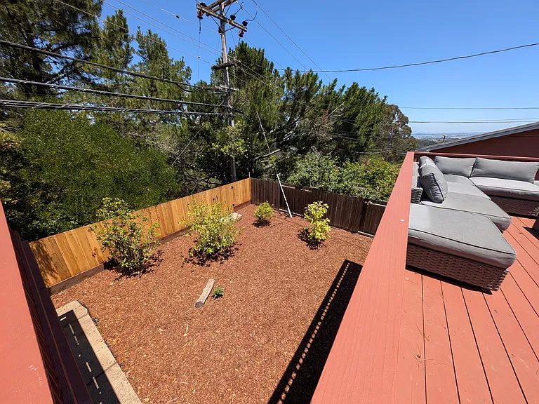 270 Amador Ave — Photo 20