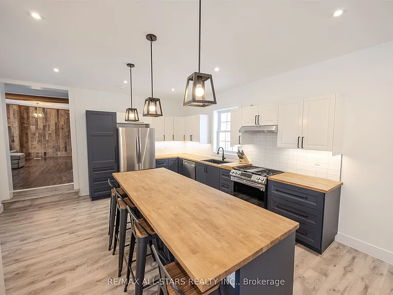 21 Albert St S — Photo 17