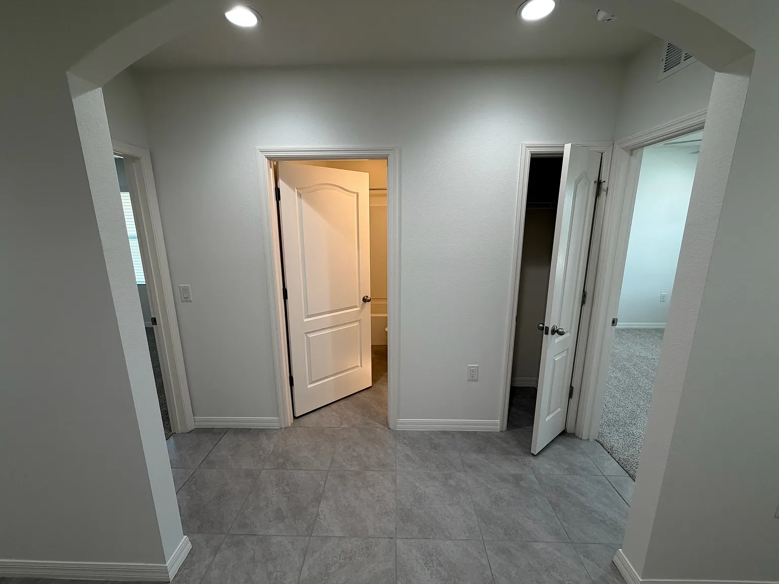3 bed, 1706 sqft, $2,500 — Photo 4
