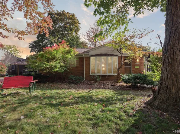 22976 Frederick Ave, Farmington, MI 48336