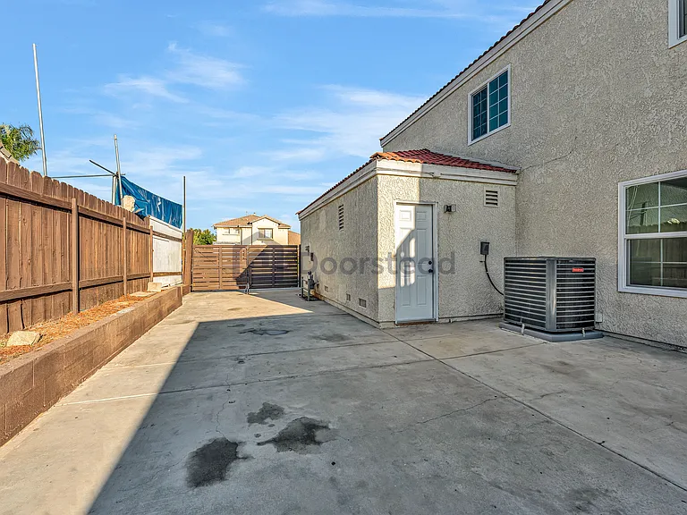 26150 Coronada Dr — Photo 42