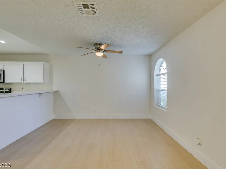 1800 Edmond St #124 — Photo 22