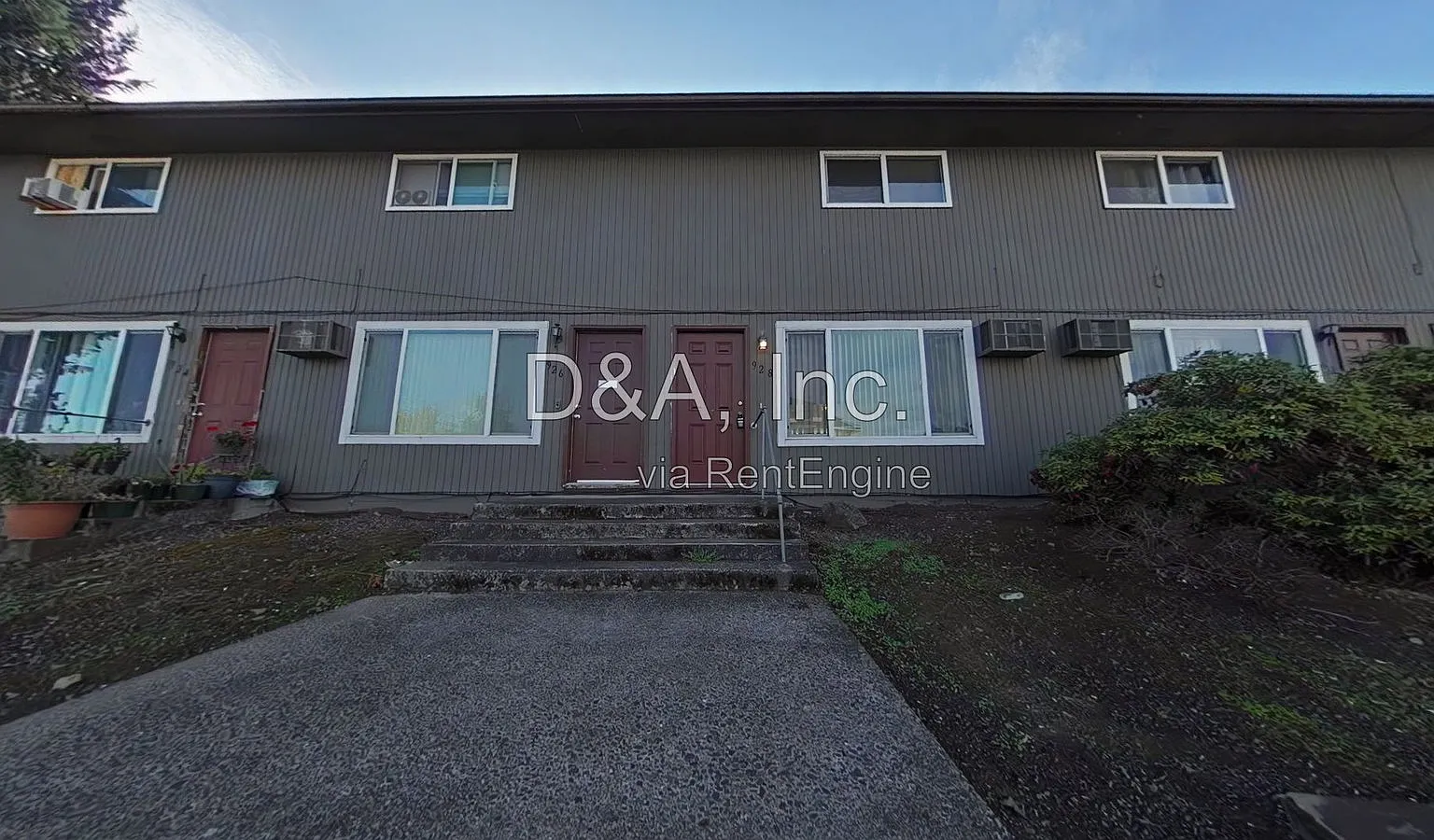 2 bed, 1.5 bath, 900 sqft, $1,295 — Photo 1