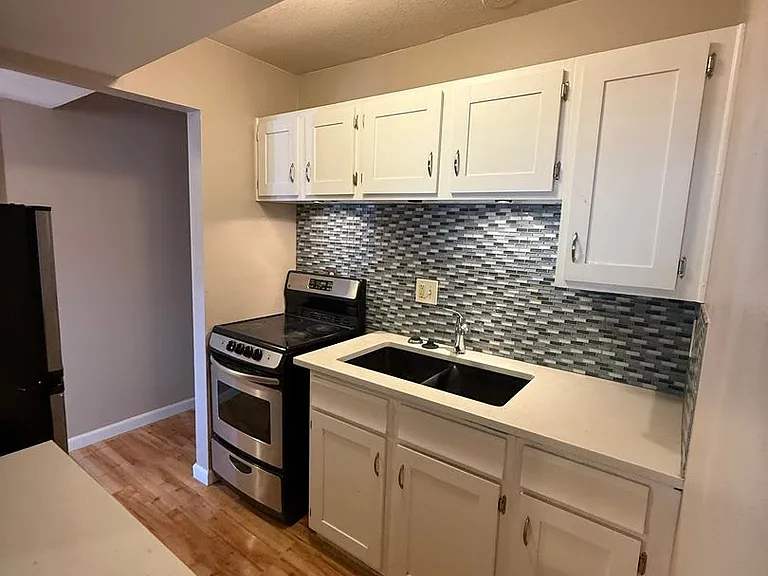 3000 Broadway St #16 — Photo 3