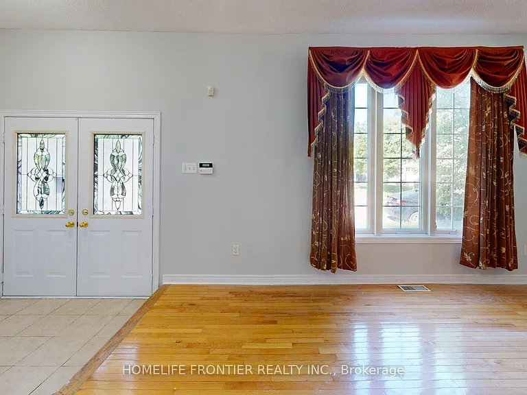25 Rocky Point Cres — Photo 4