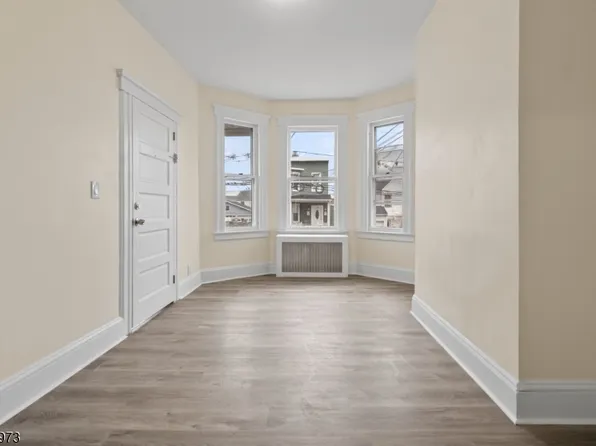 35 Delaware St #1, Elizabethport, NJ 07206