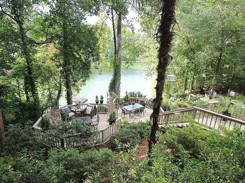 2nd image of 2072 Riverwood Dr