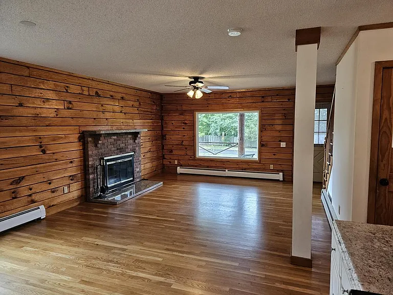 698 Leetes Island Rd — Photo 12