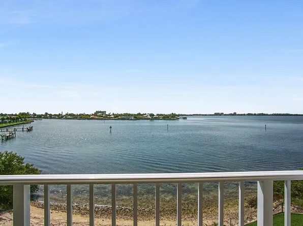 3 Harbour Isle Drive #302, Fort Pierce, FL 34949