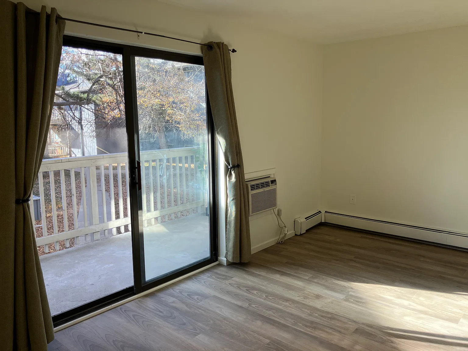 2 bed, 880 sqft, $2,195 — Photo 2