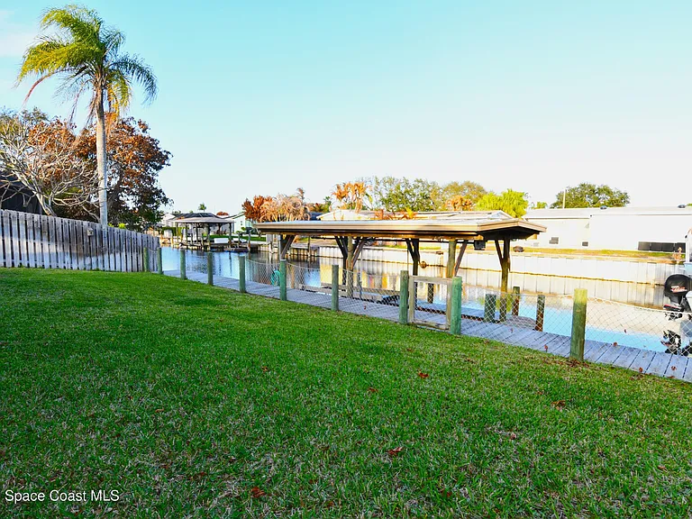 405 Sparrow Dr — Photo 37