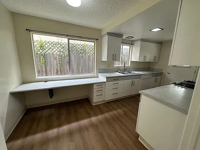 2727 Bayshore Ave — Photo 10