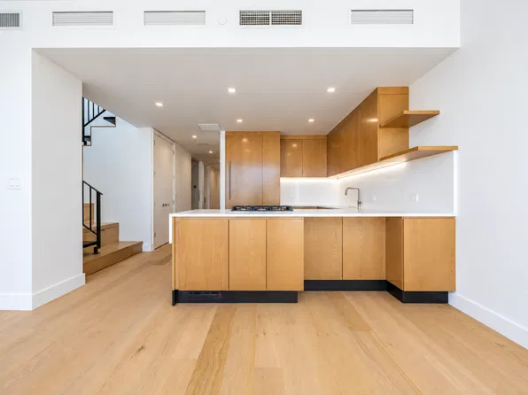 550 Metropolitan Avenue image 1 of 30