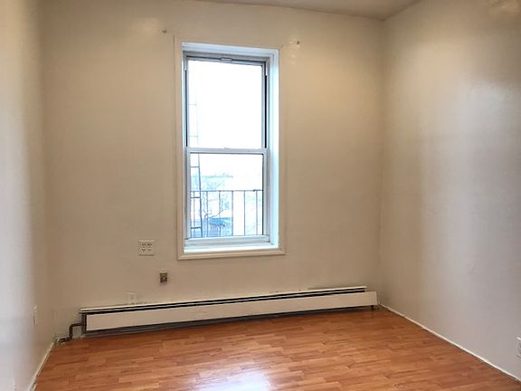 5th image of 487 Saint Johns Pl #3J
