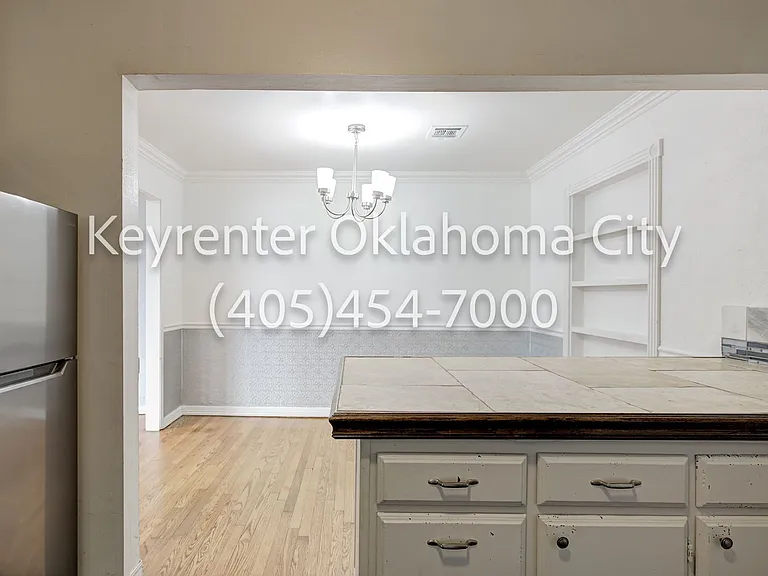1622 W Britton Rd — Photo 17