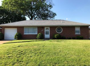1255 Darding Dr, Saint Louis, MO 63125