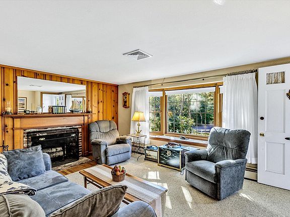 2nd image of 686 Queen Anne Road
