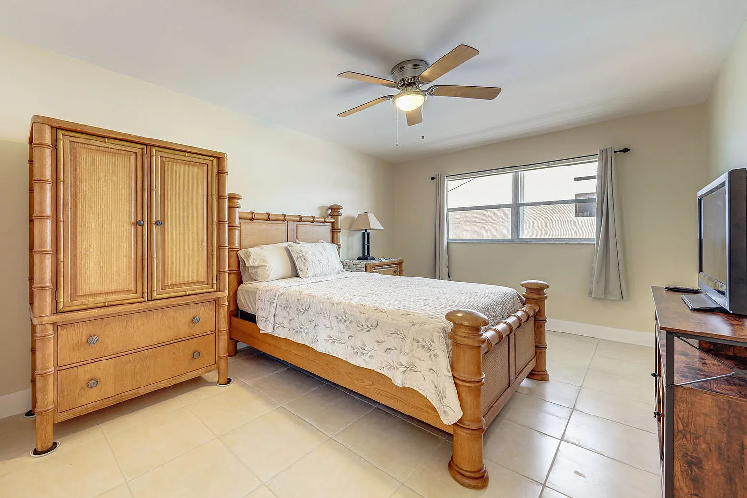 1 bed, 1.0 bath, 796 sqft, $3,290 — Photo 4