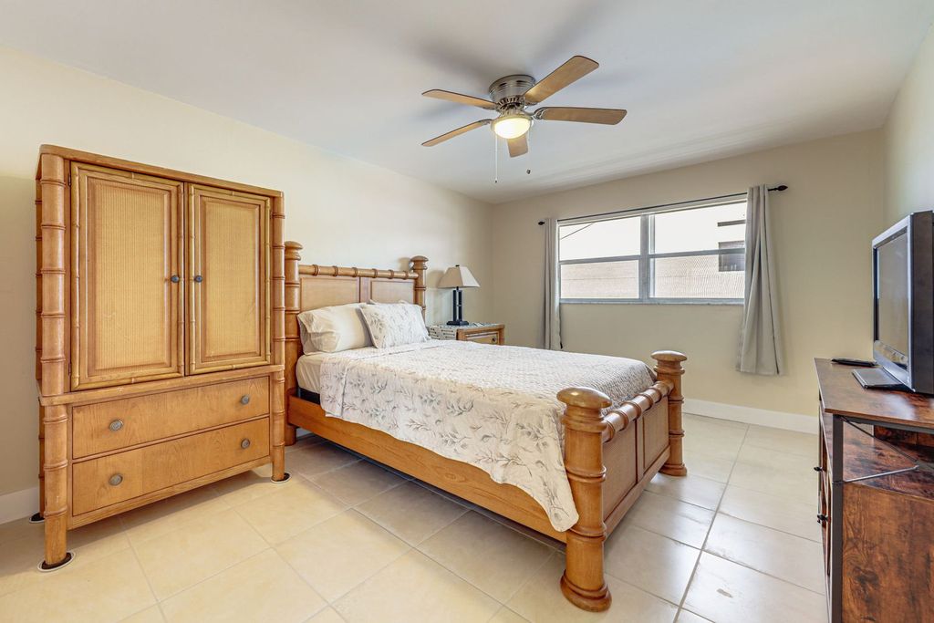 1450 N Riverside Dr Floor 2-ID1580602P, photo 4