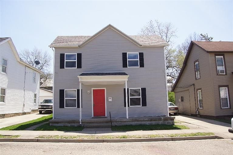 1st image of 738 E Sycamore St