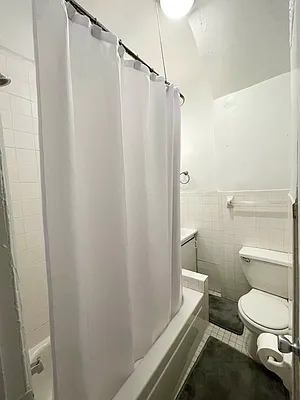 Rented by Jonis Realty | media 7