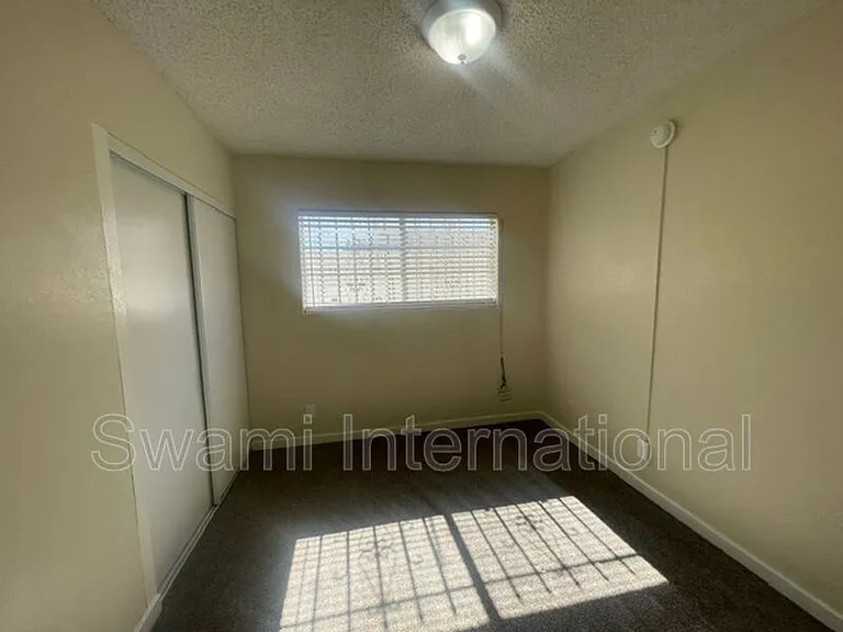 400 E 120th St #5 — Photo 10