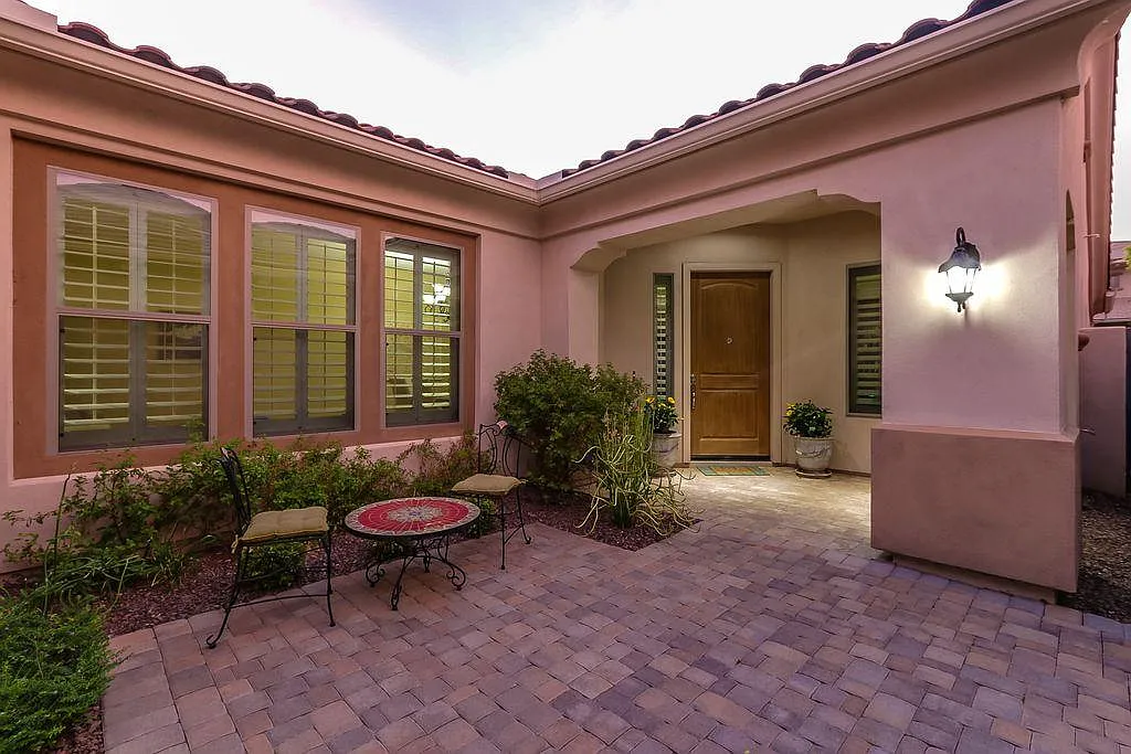 3 bed, 2.5 bath, 2687 sqft, $3,400 — Photo 3