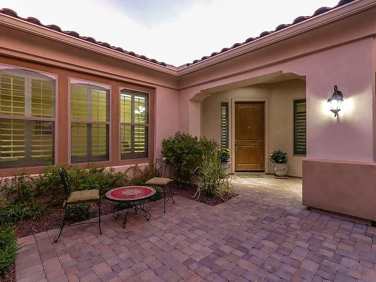 270 W New Dawn Dr — Photo 3