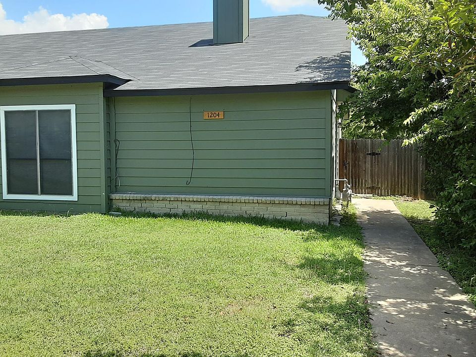 1st image of 1204 Orchard Park Cir