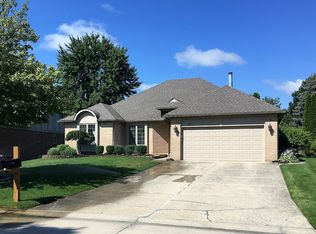 403 Buttercup Dr, Rochester Hills, MI 48307