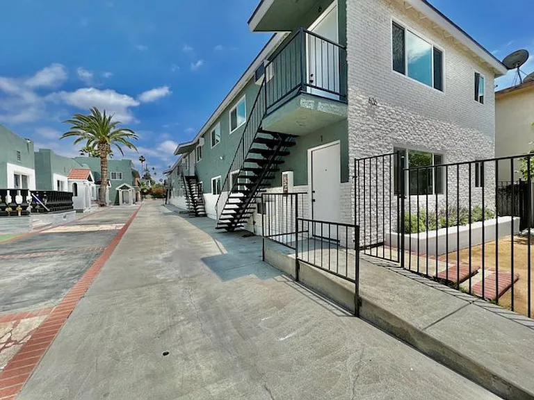 632 N Kingsley Dr #2 — Photo 9
