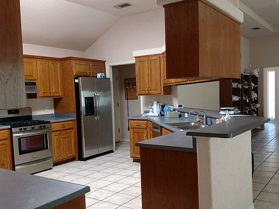 5th image of 537 Lake Valley Dr