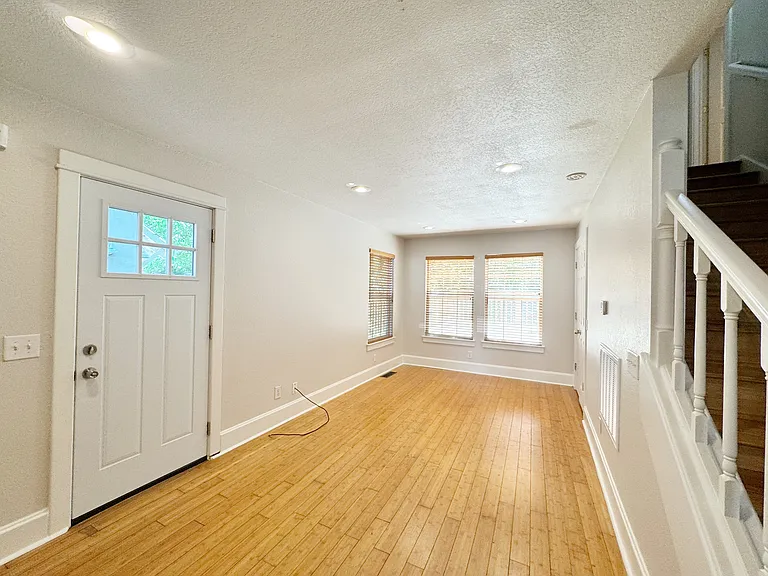 120 N Washington Ave — Photo 9