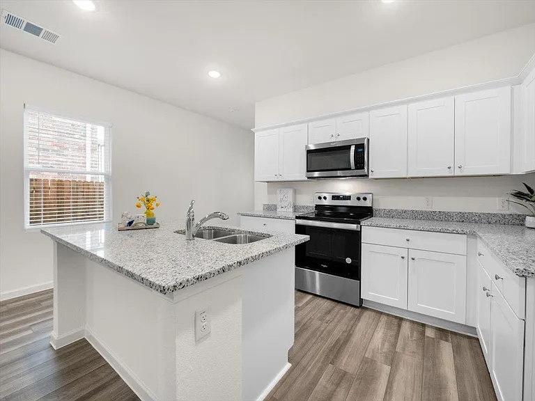 617 Delaware Ave — Photo 4