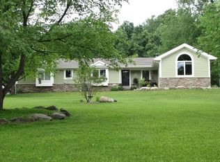 2300 Horseshoe Dr, Highland, MI 48356