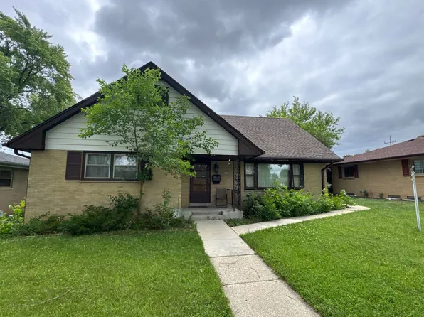 8817 W Grantosa Dr, Milwaukee, WI 53225