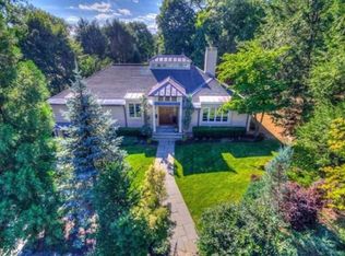 10 Gray Cliff Rd, Newton, MA 02459