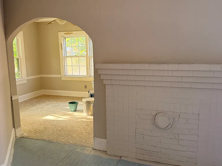 605 Dexter St — Photo 3