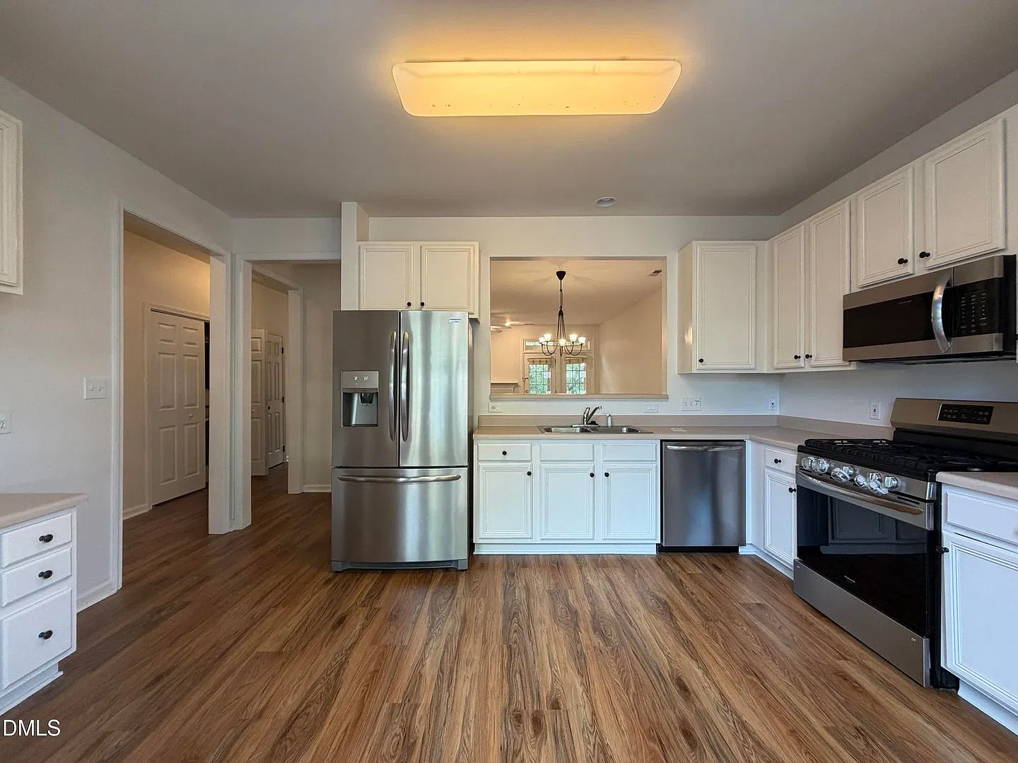 803 Knightsborough Way — Photo 3